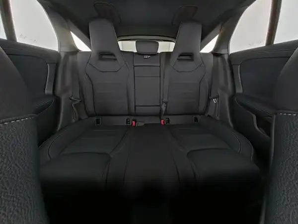 MERCEDES-BENZ CLA 35 AMG (9/13)