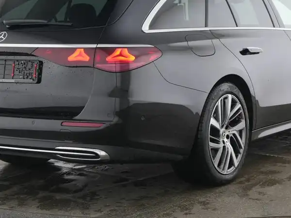 MERCEDES-BENZ E 300 (5/13)