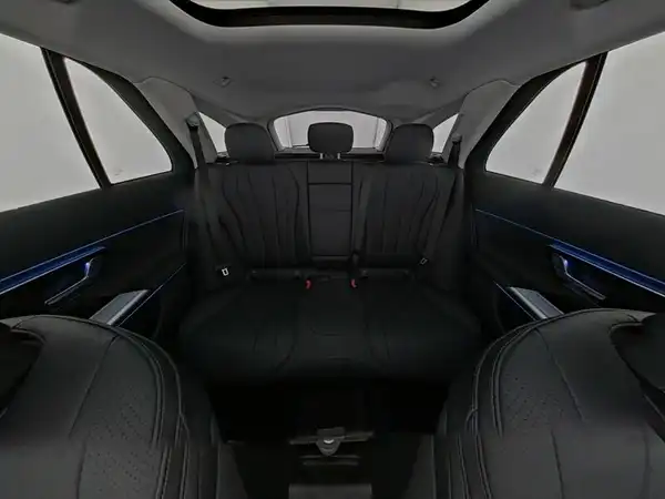 MERCEDES-BENZ E 300 (10/13)