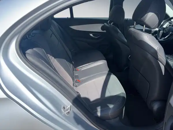 MERCEDES-BENZ E 200 (12/15)