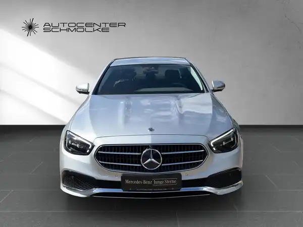 MERCEDES-BENZ E 200 (9/15)