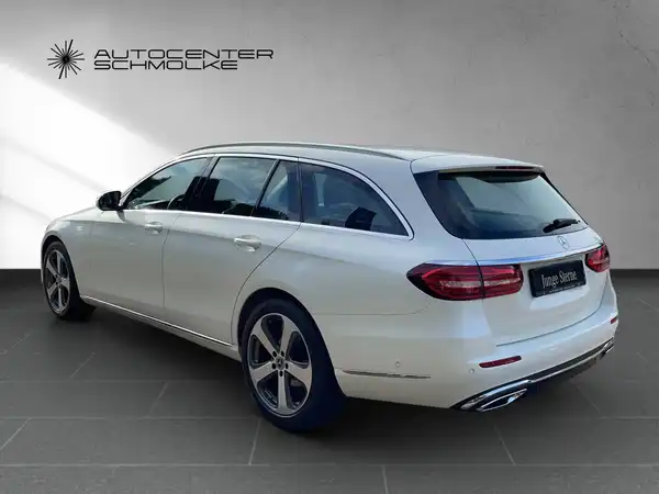 MERCEDES-BENZ E 220 (4/15)