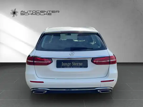 MERCEDES-BENZ E 220 (5/15)