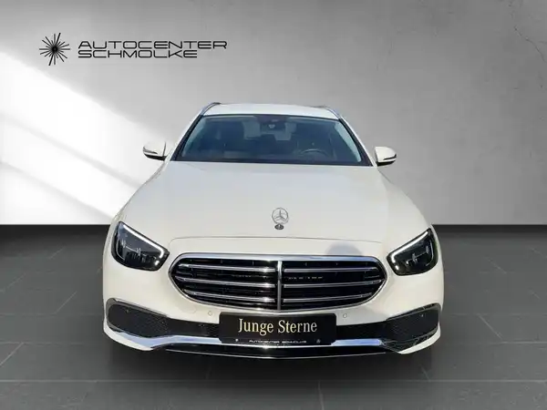 MERCEDES-BENZ E 220 (9/15)