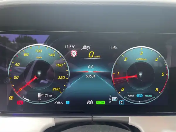 MERCEDES-BENZ E 220 (12/15)