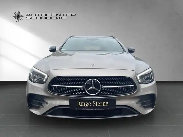 MERCEDES-BENZ E 220 (9/15)