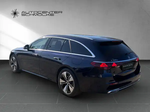 MERCEDES-BENZ E 300 (4/15)