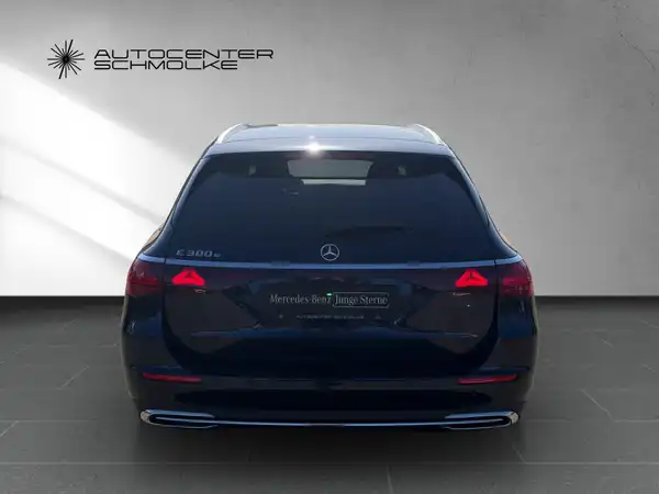 MERCEDES-BENZ E 300 (5/15)