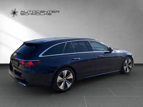 MERCEDES-BENZ E 300 (6/15)