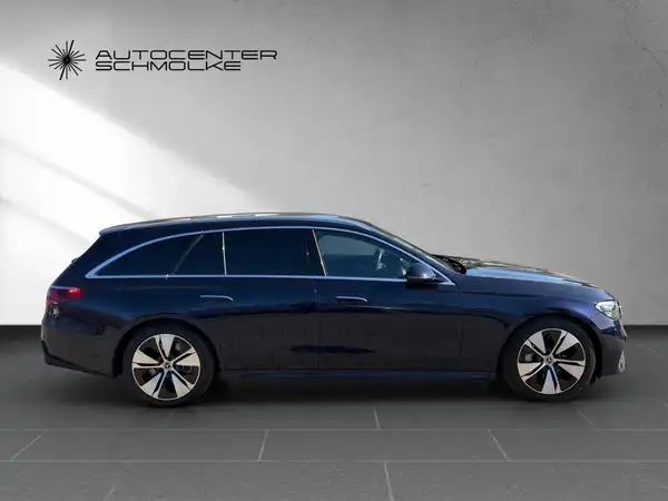 MERCEDES-BENZ E 300 (7/15)