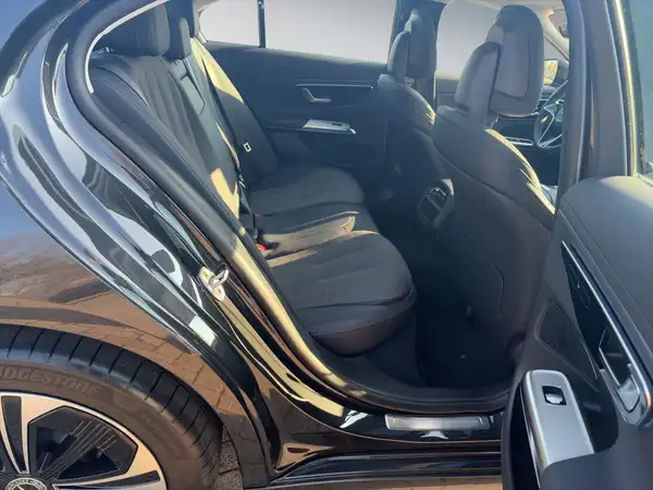 MERCEDES-BENZ E 300 (11/15)