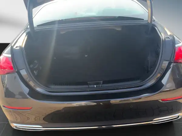 MERCEDES-BENZ E 300 (12/15)