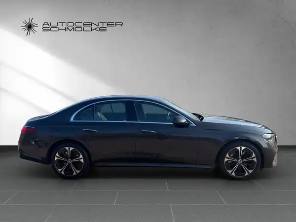 MERCEDES-BENZ E 300 (7/15)