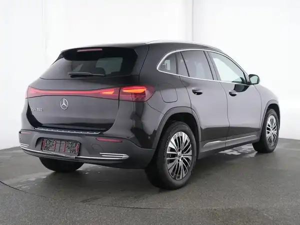 MERCEDES-BENZ EQA 250+ (3/13)