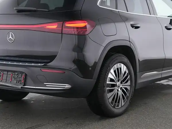 MERCEDES-BENZ EQA 250+ (5/13)