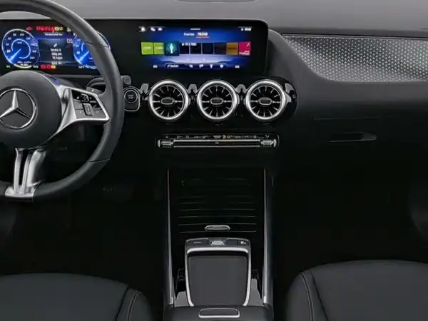 MERCEDES-BENZ EQA 250+ (6/13)