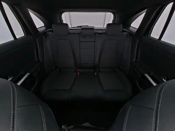 MERCEDES-BENZ EQA 250+ (9/13)