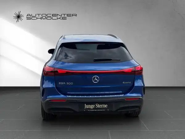 MERCEDES-BENZ EQA 300 (5/15)