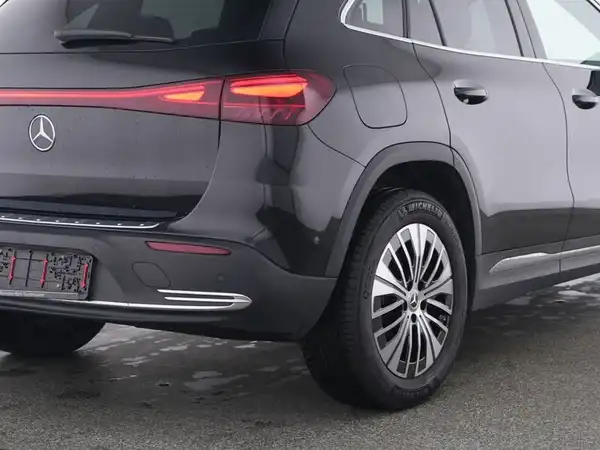 MERCEDES-BENZ EQA 250+ (5/13)
