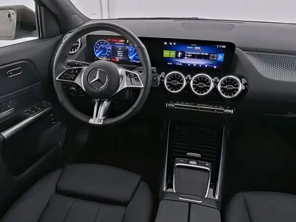 MERCEDES-BENZ EQA 250+ (8/13)