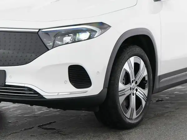 MERCEDES-BENZ EQA 250+ (4/13)