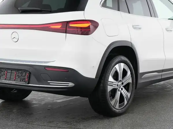 MERCEDES-BENZ EQA 250+ (5/13)