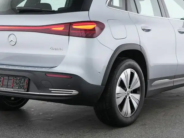MERCEDES-BENZ EQA 300 (5/13)