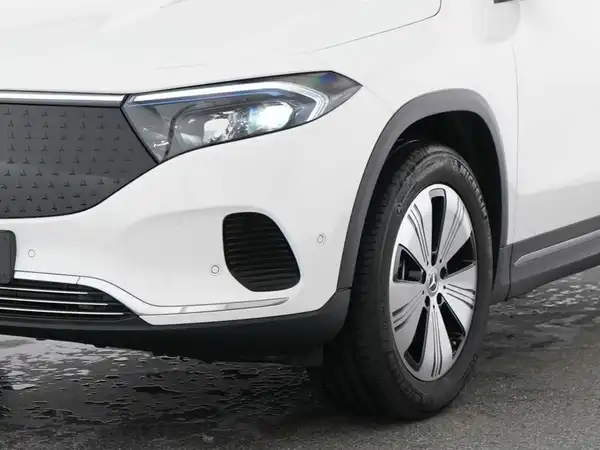 MERCEDES-BENZ EQA 250+ (4/13)