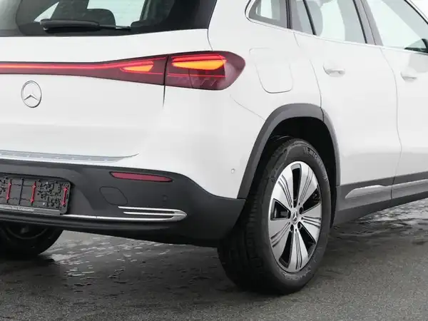 MERCEDES-BENZ EQA 250+ (5/13)
