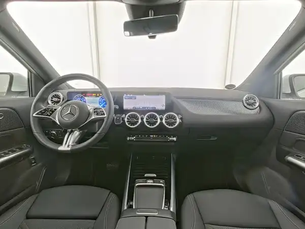 MERCEDES-BENZ EQA 250+ (6/13)
