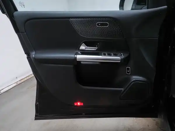 MERCEDES-BENZ EQA 250+ (11/14)