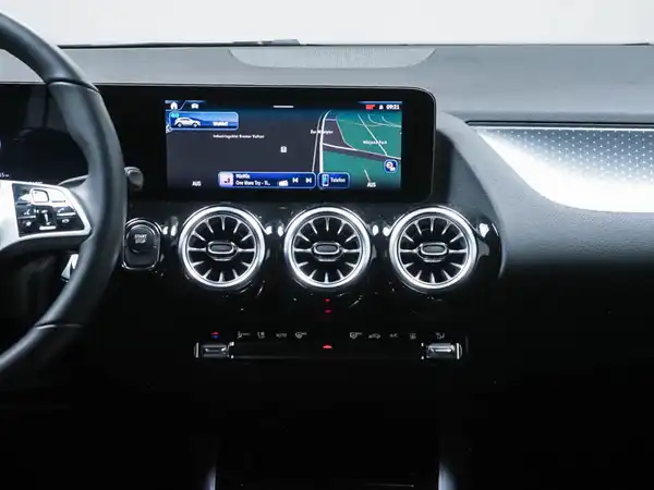 MERCEDES-BENZ EQA 250+ (9/14)