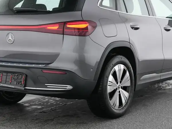 MERCEDES-BENZ EQA 250+ (5/13)