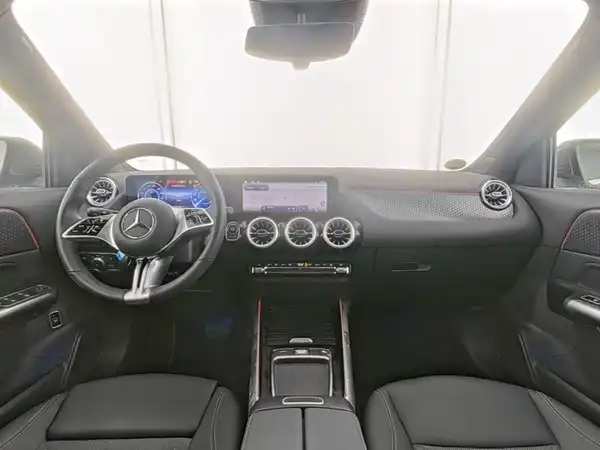 MERCEDES-BENZ EQA 250+ (6/13)