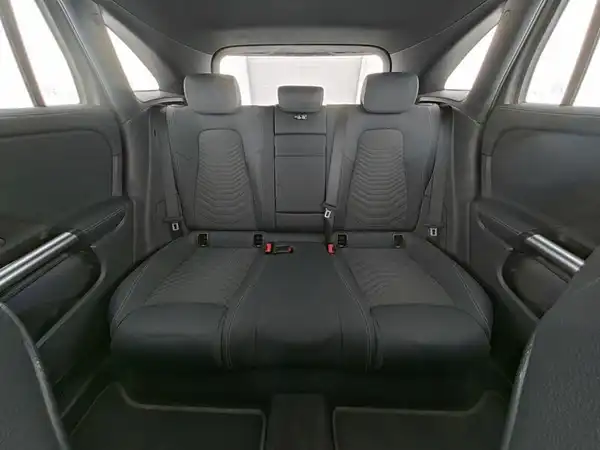 MERCEDES-BENZ EQA 250+ (9/13)