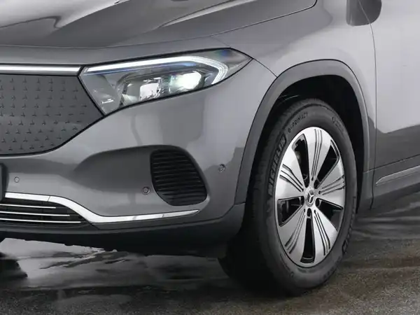 MERCEDES-BENZ EQA 250+ (4/13)