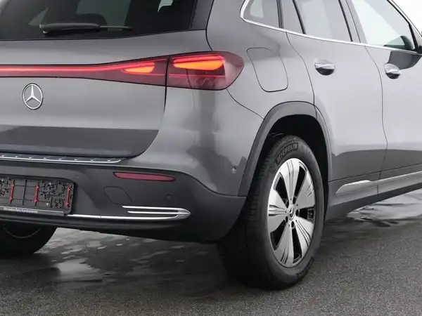 MERCEDES-BENZ EQA 250+ (5/13)