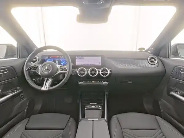 MERCEDES-BENZ EQA 250+ (8/13)