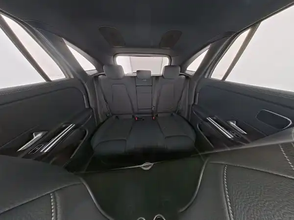 MERCEDES-BENZ EQA 250+ (9/13)