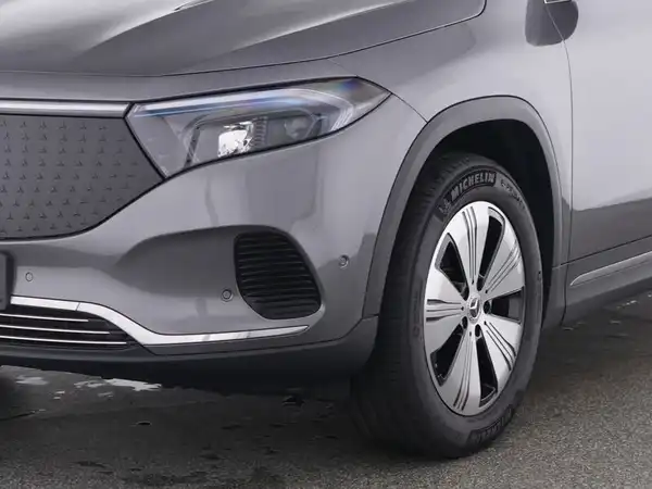 MERCEDES-BENZ EQA 300 (4/13)
