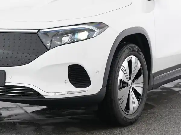 MERCEDES-BENZ EQA 300 (4/13)