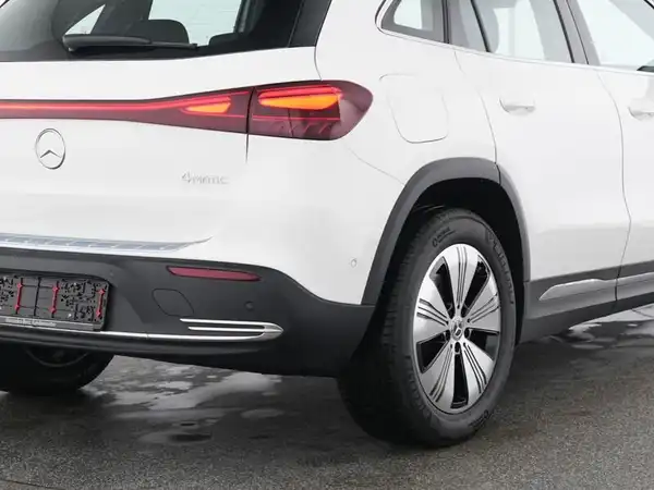 MERCEDES-BENZ EQA 300 (5/13)