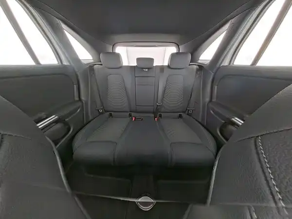 MERCEDES-BENZ EQA 300 (9/13)