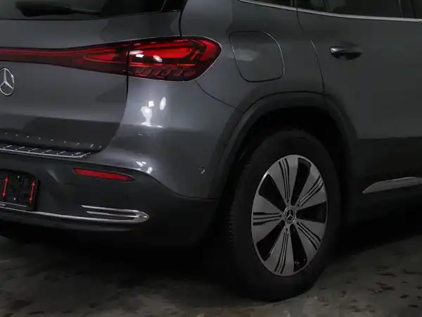 MERCEDES-BENZ EQA 250+ (5/15)