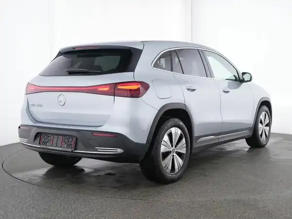 MERCEDES-BENZ EQA 250+ (3/14)