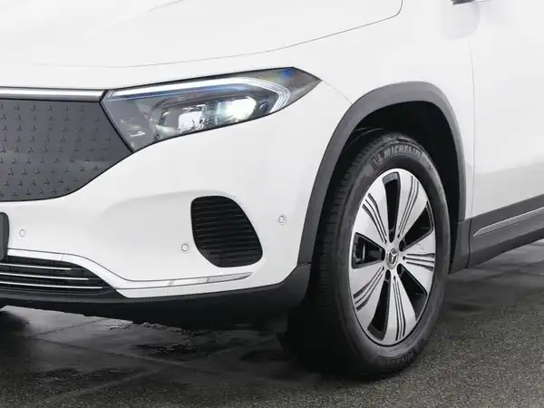 MERCEDES-BENZ EQA 250+ (4/13)