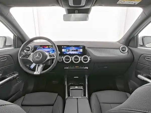 MERCEDES-BENZ EQA 250+ (6/13)