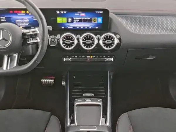 MERCEDES-BENZ EQA 250+ (6/14)