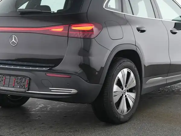 MERCEDES-BENZ EQA 250+ (5/13)