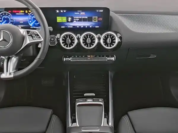 MERCEDES-BENZ EQA 250+ (6/13)